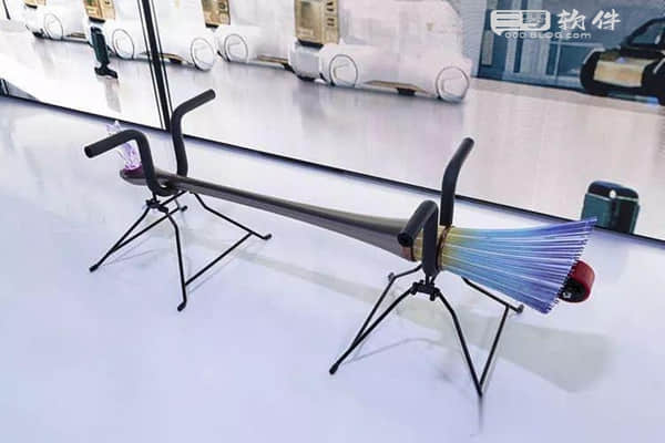 哈利·波特粉丝福利 一起看看丰田公司的新型概念电动女巫扫帚
